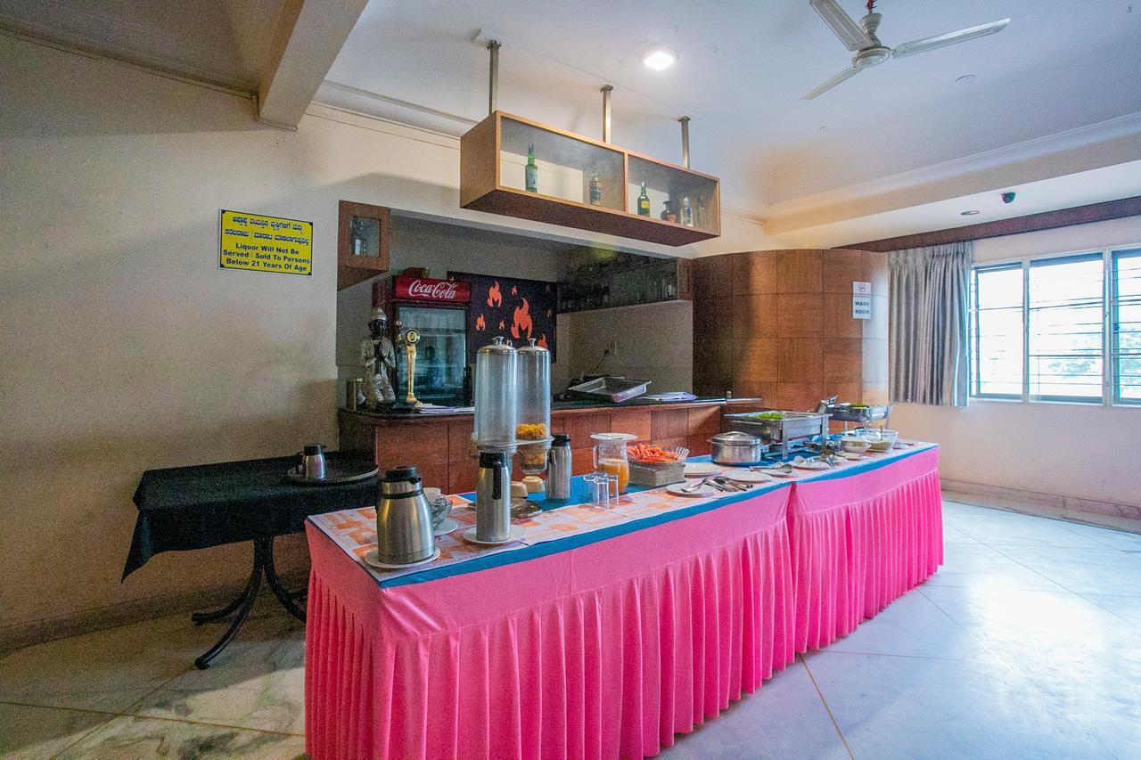 Oyo 18762 Vaishnavi Residency Hotel Bangalore Exterior photo