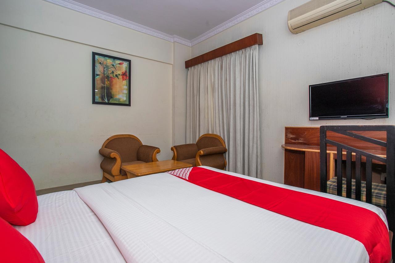 Oyo 18762 Vaishnavi Residency Hotel Bangalore Exterior photo