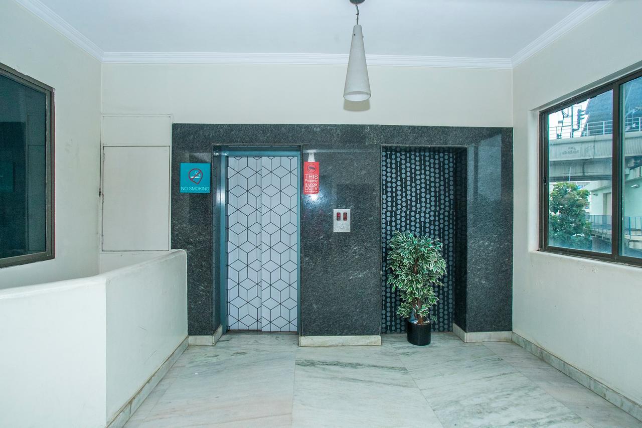 Oyo 18762 Vaishnavi Residency Hotel Bangalore Exterior photo